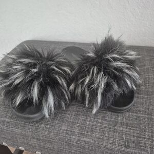 Women's Black Long Faux Fur Slide Sandals with Two-Tone Fur Accent! Super Fun!